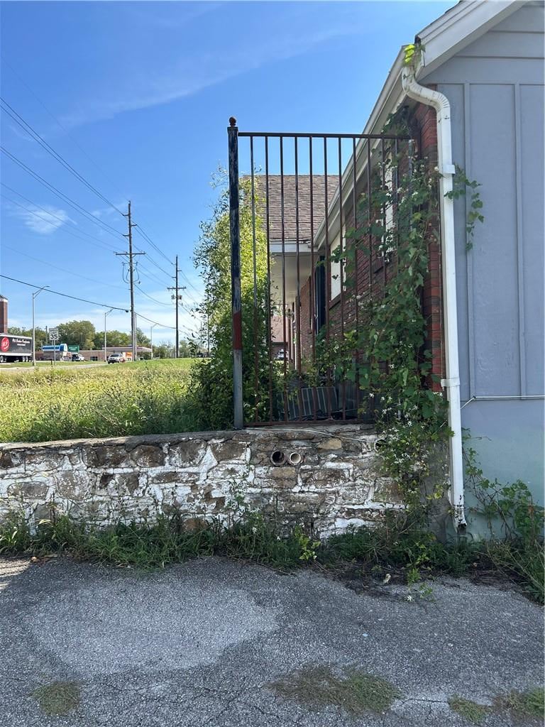 6111 Leavenworth Rd, Kansas City, KS 66104