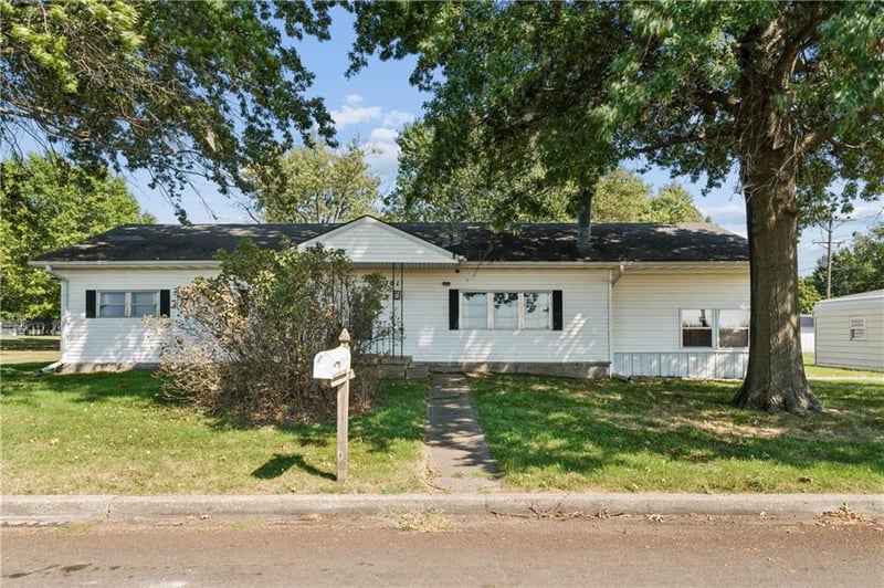 701 S Fredrick St, Concordia, MO 64020