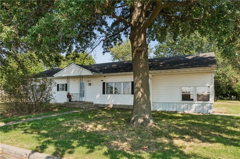 701 S Fredrick St, Concordia, MO 64020