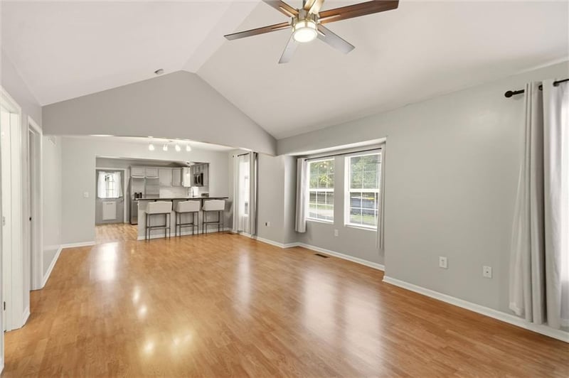 4216 NE 44th St, Kansas City, MO 64117