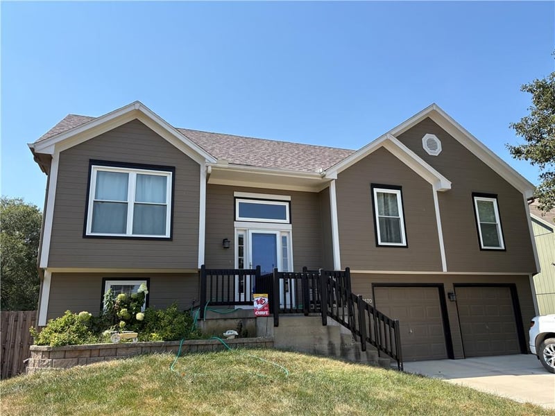 12570 S Parker Ter, Olathe, KS 66061