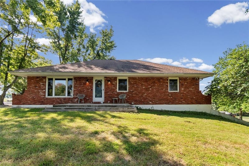 17524 Georgetown Rd, Holt, MO 64048