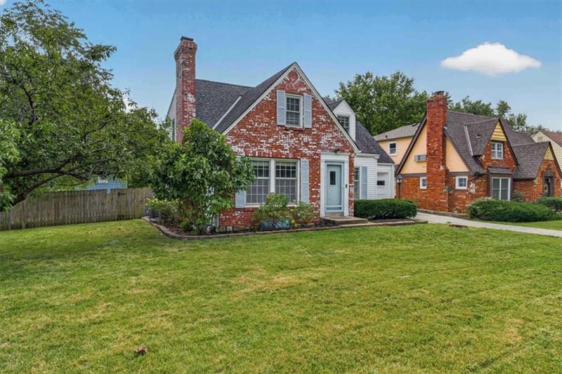6641 Cherry St, Kansas City, MO 64131