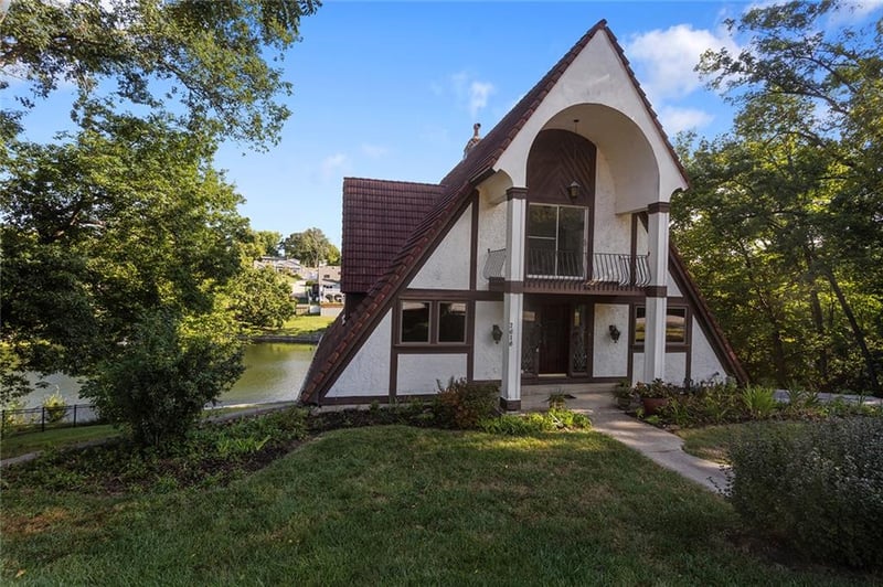 7616 NW Eastside Dr, Weatherby Lake, MO 64152