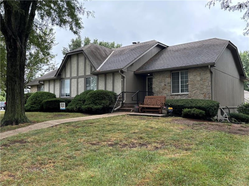 1113 NW 12th St, Blue Springs, MO 64015