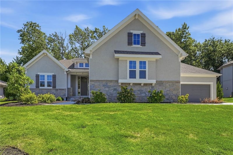 6753 Longview Rd, Shawnee, KS 66218
