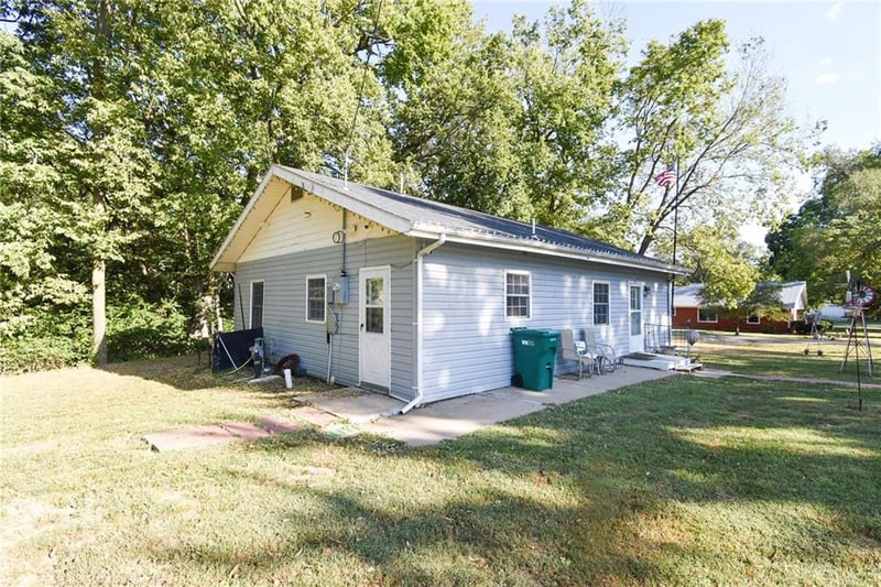 202 N 6th St, Westmoreland, KS 66549