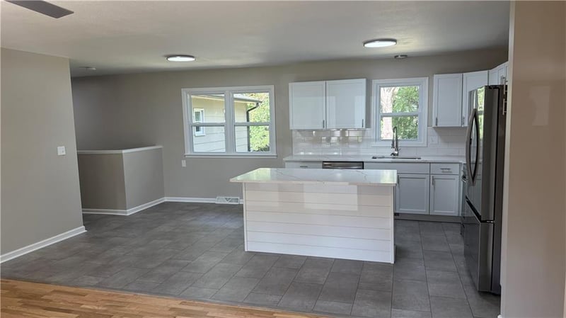 709 Broad St, Warrensburg, MO 64093