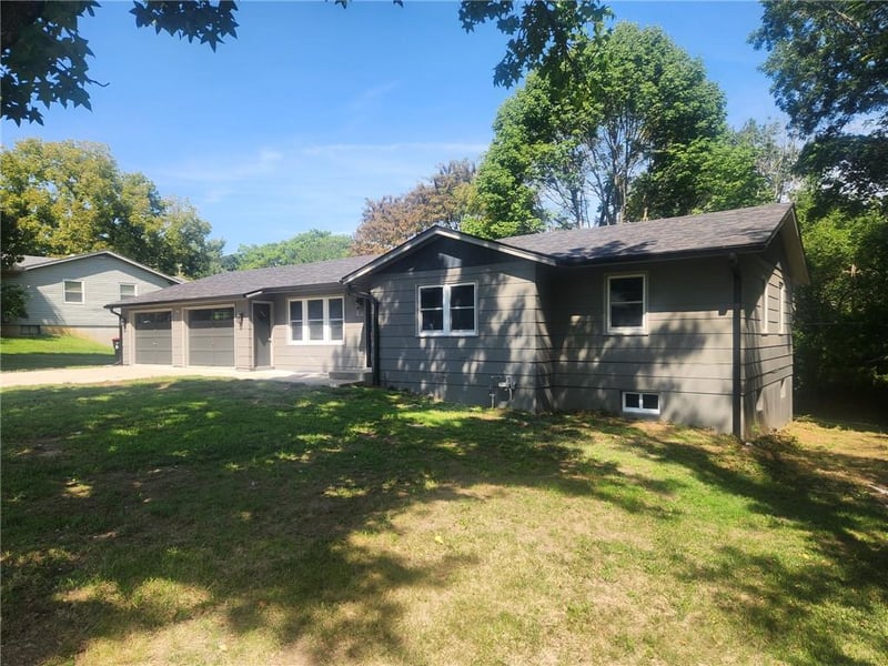 709 Broad St, Warrensburg, MO 64093