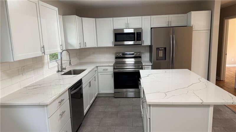 709 Broad St, Warrensburg, MO 64093