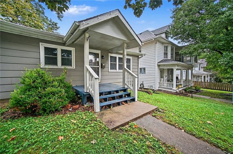2609 Faraon St, St Joseph, MO 64501