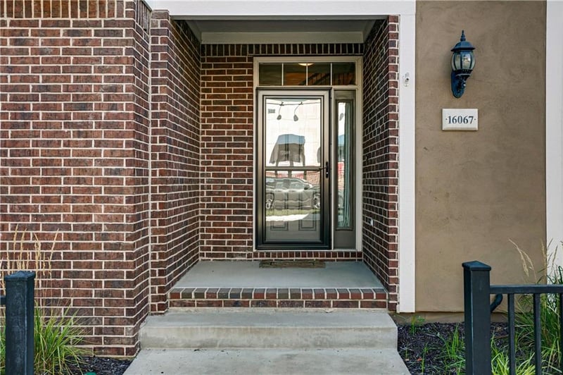 16067 S Brookfield St, Olathe, KS 66062