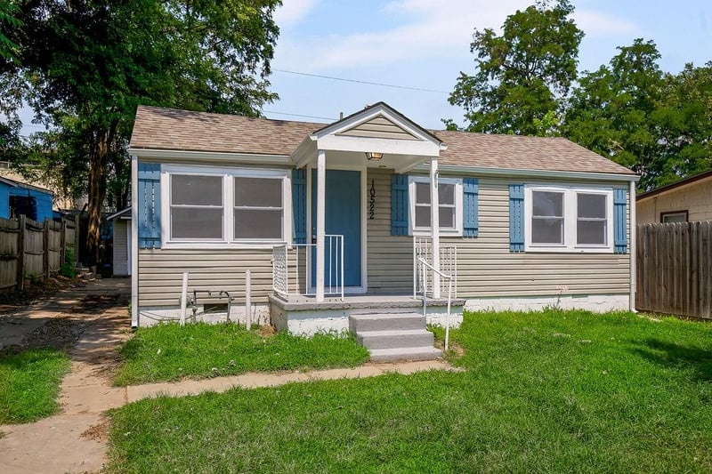 10522 E 6th St S, Independence, MO 64053