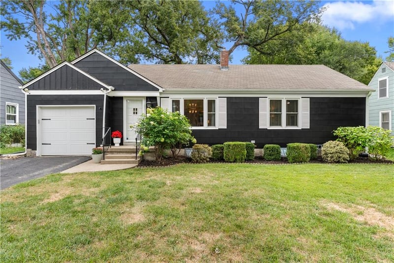 8425 Ward Parkway Pz, Kansas City, MO 64114
