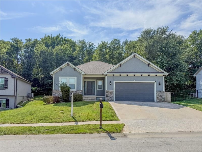 19557 E 14th North St, Independence, MO 64056
