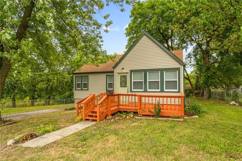 2022 S Hardy Ave, Independence, MO 64055