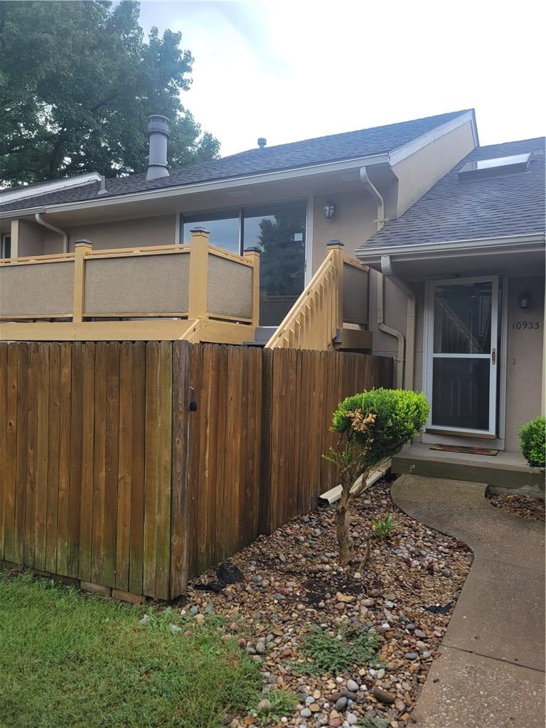 10933 Gillette St, Overland Park, KS 66210