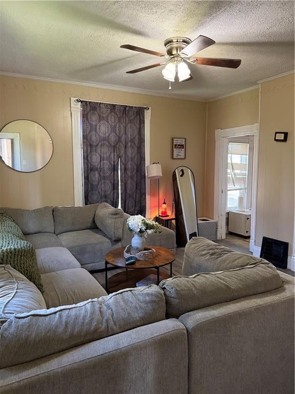 300 NE 1st St, Hardin, MO 64035