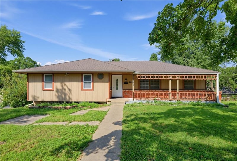9816 Bellaire St, Kansas City, MO 64134