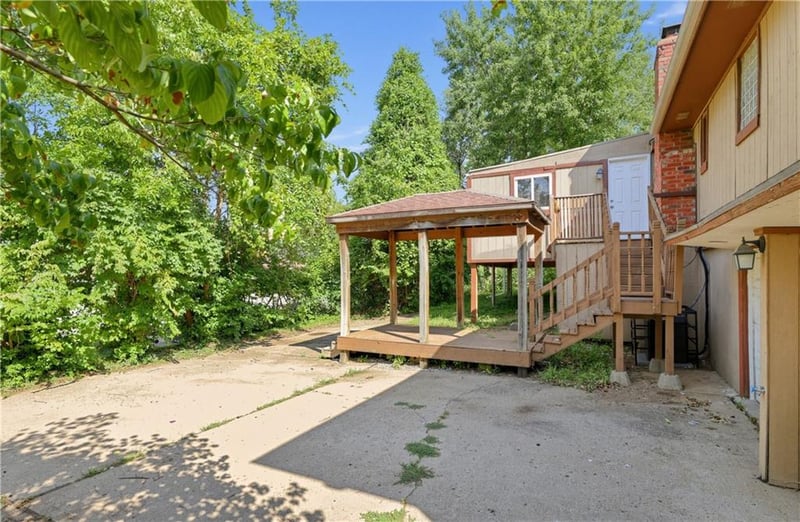 9816 Bellaire St, Kansas City, MO 64134