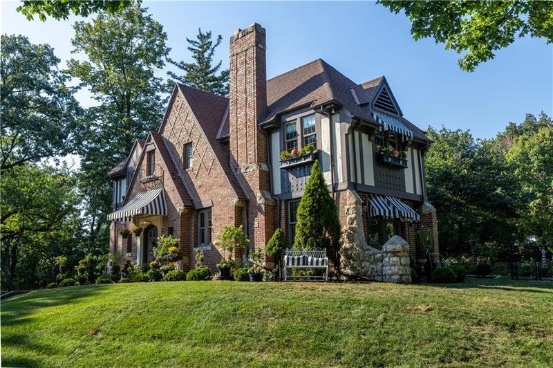 1610 Ashland Ave, St Joseph, MO 64506
