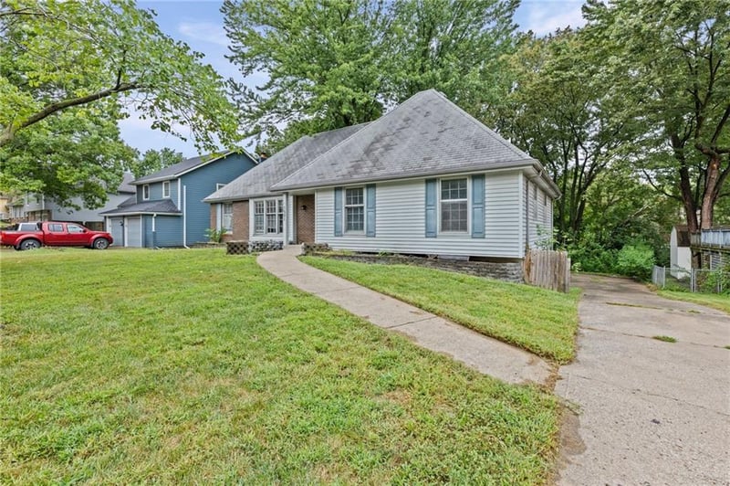 1501 SW 23rd St, Blue Springs, MO 64015