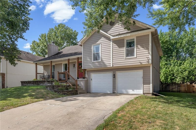 405 N Mesquite St, Olathe, KS 66061