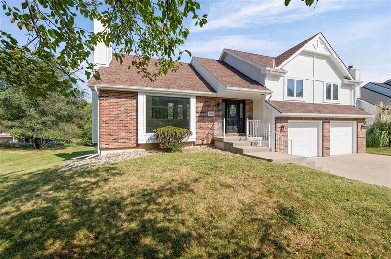 2018 NW 81st Pl, Kansas City, MO 64151