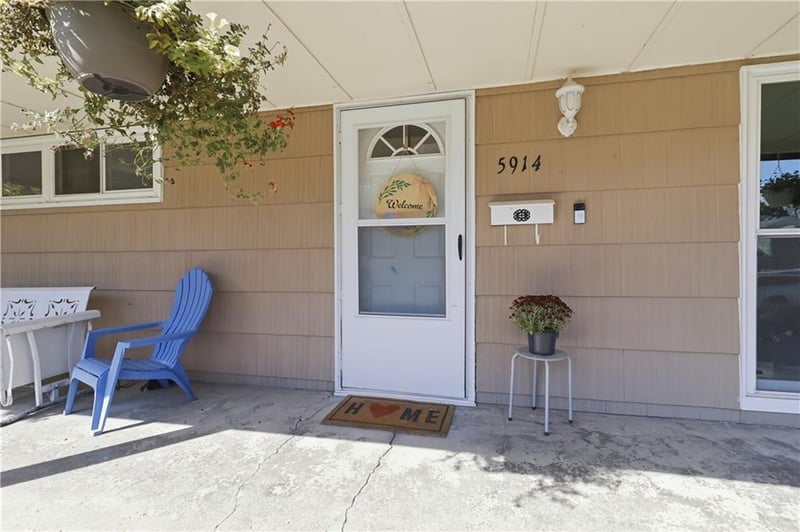 5914 N Park Ave, Gladstone, MO 64118