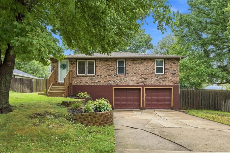 10728 N Walnut St, Kansas City, MO 64155