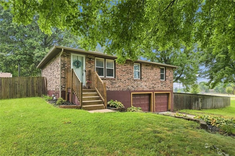 10728 N Walnut St, Kansas City, MO 64155