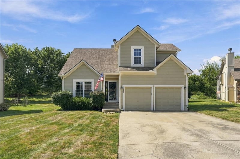 15214 S Albervan St, Olathe, KS 66062