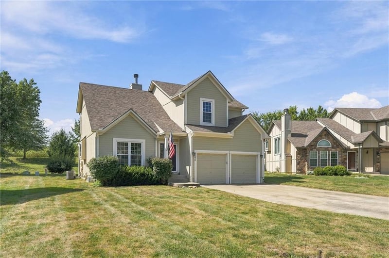 15214 S Albervan St, Olathe, KS 66062