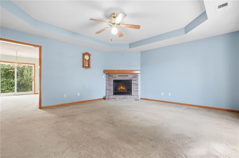 728 Country Ln, Raymore, MO 64083
