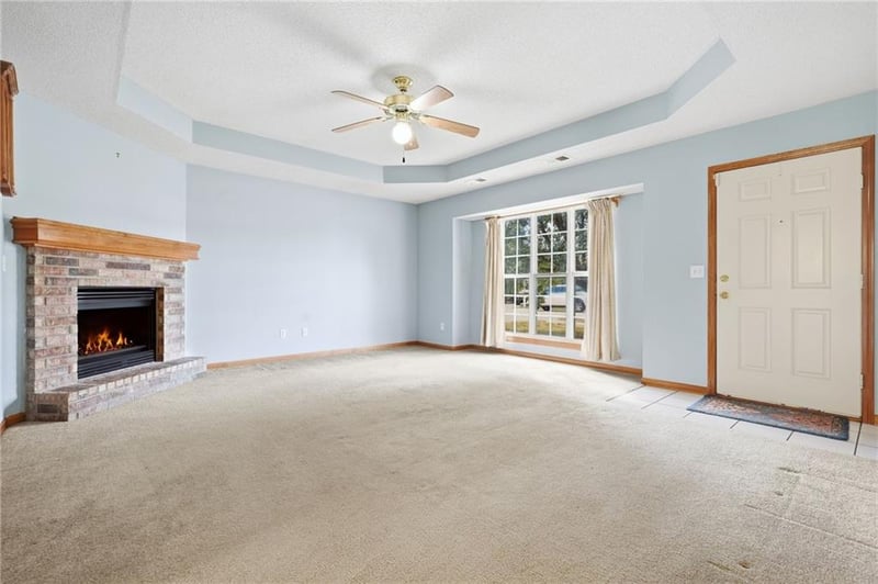 728 Country Ln, Raymore, MO 64083