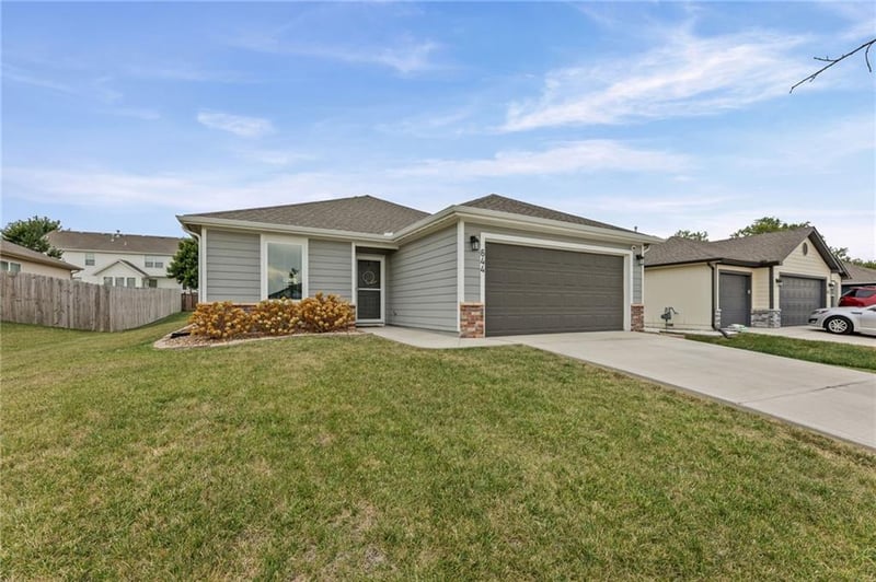 644 N Pear St, Gardner, KS 66030