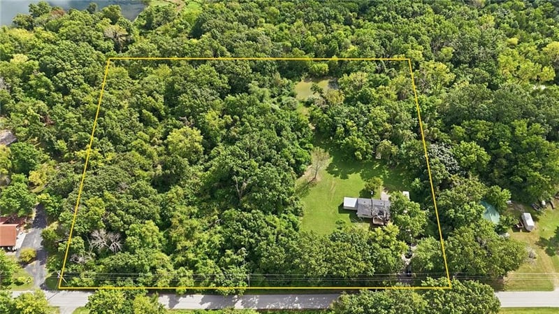 2915 S Slaughter Rd, Grain Valley, MO 64029