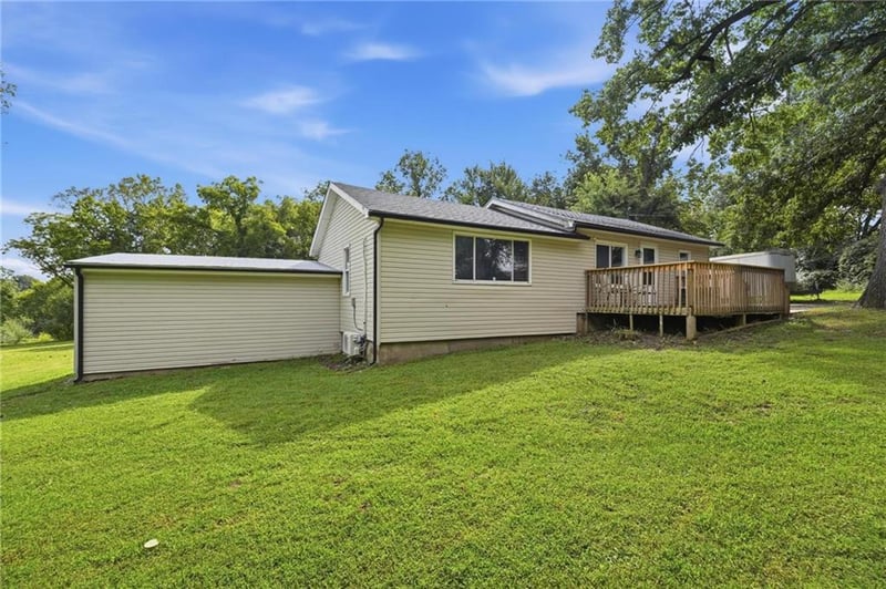 2915 S Slaughter Rd, Grain Valley, MO 64029