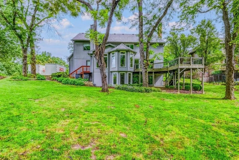 1905 NW Indian Hills Dr, Blue Springs, MO 64015