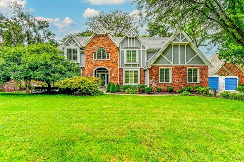 1905 NW Indian Hills Dr, Blue Springs, MO 64015