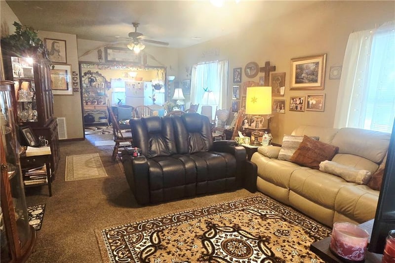903 E 10th St, Pittsburg, KS 66762