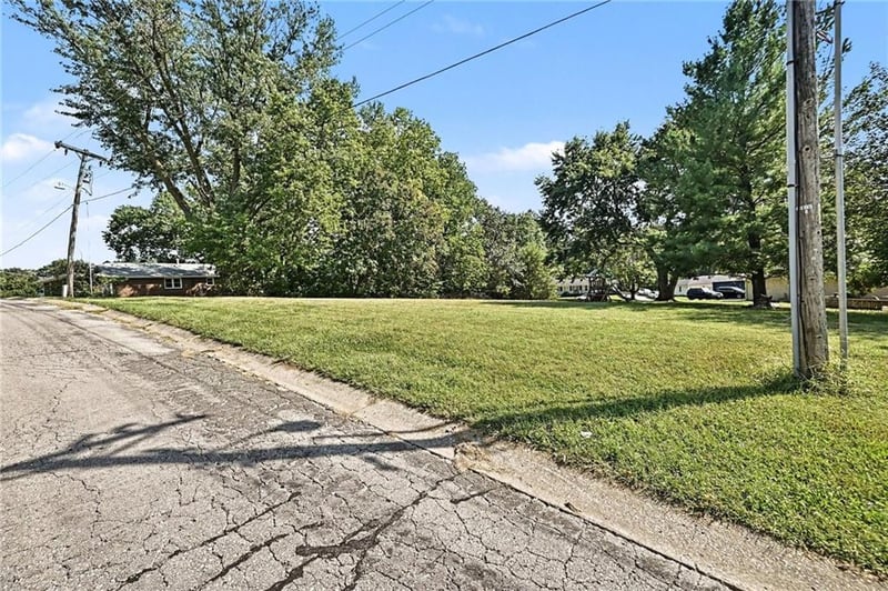 00 Maple Dr, Smithville, MO 64089