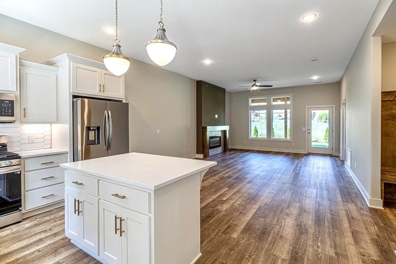 3002 Sheffield Ln, St Joseph, MO 64506