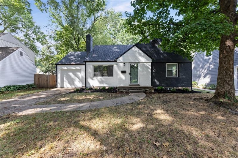 4916 W 57th Ter, Roeland Park, KS 66205