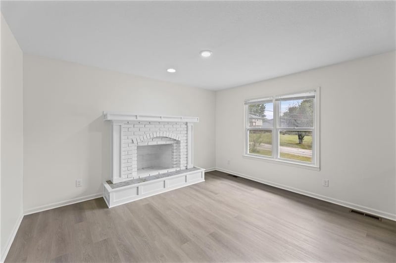 21400 W 181st Ter, Olathe, KS 66062
