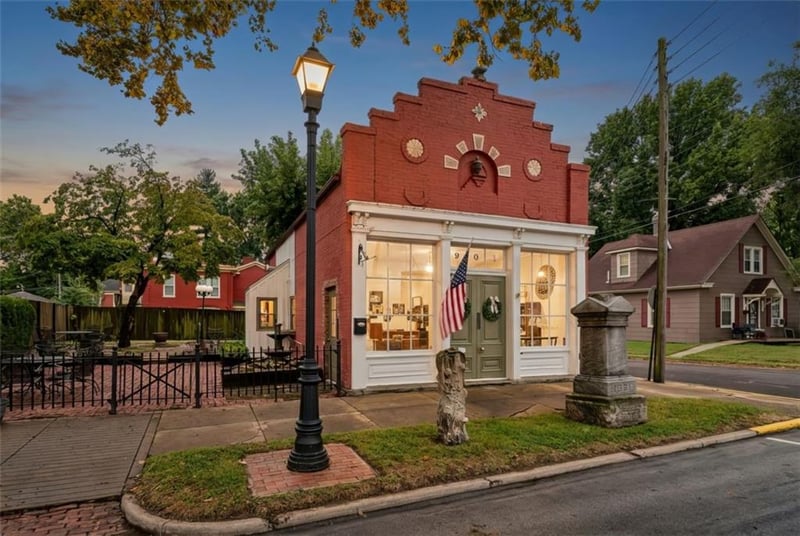 901 Franklin Ave, Lexington, MO 64067