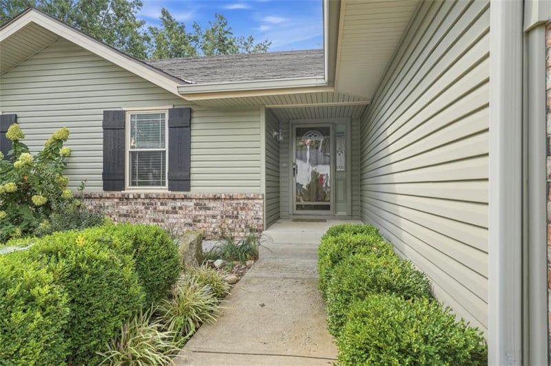 16513 E 51st St Ct S, Independence, MO 64055