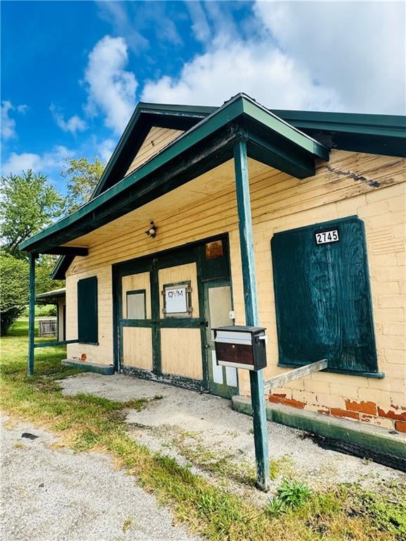 2745 169 Hw, Trimble, MO 64492