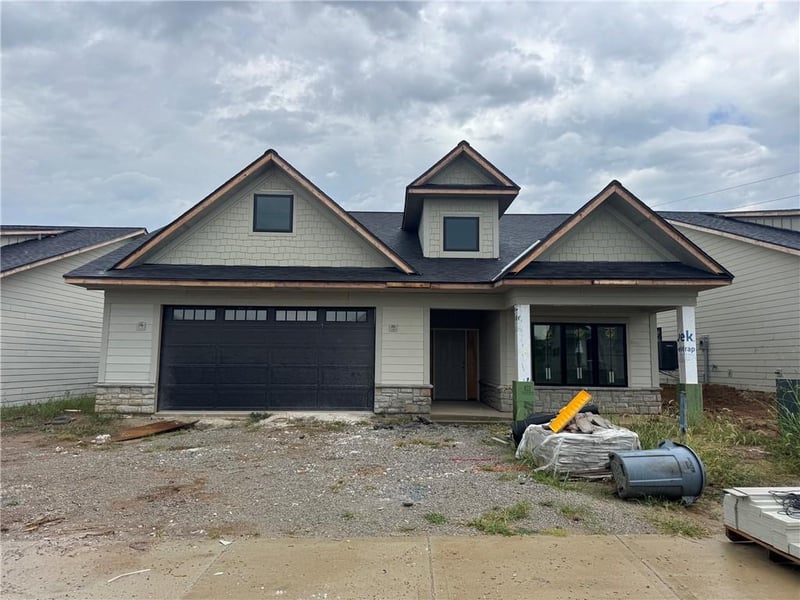 1974 Harvest Rd, Liberty, MO 64068