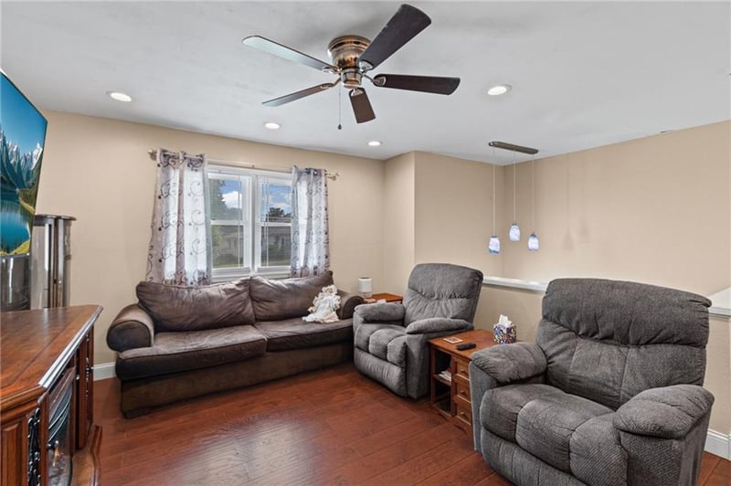 408 W 10th St, Carrollton, MO 64633